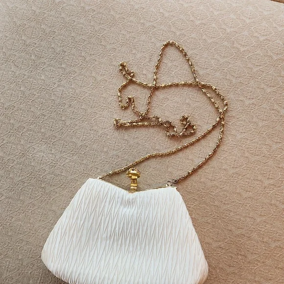 Elegant White Clutch Bag/crossbody - Picture 3 of 5